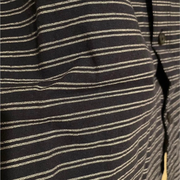 Men’s American Eagle button up shirt in navy white stripe size XL prep fit - Picture 9 of 10